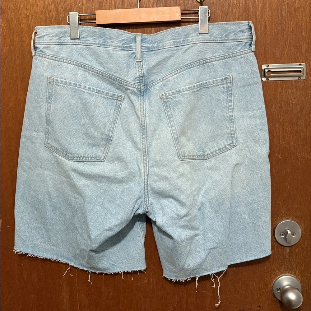 Old Navy Mid-Rise Baggy Cut-Off Jean Bermuda Shorts - Picture 6 of 9
